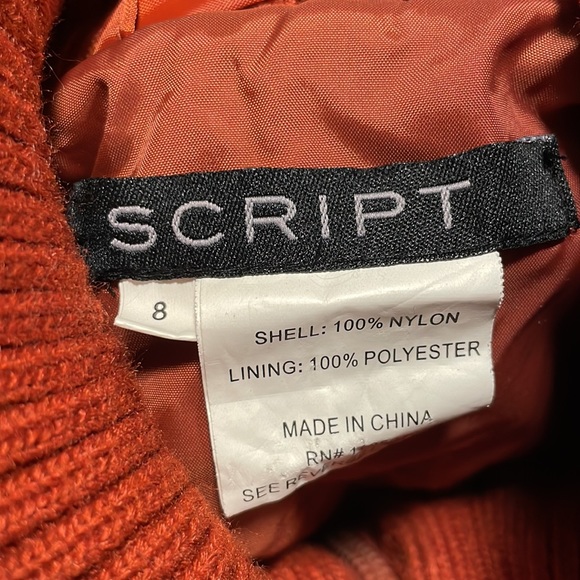 Script Orange Puffer Vest - 8 - Picture 5 of 5
